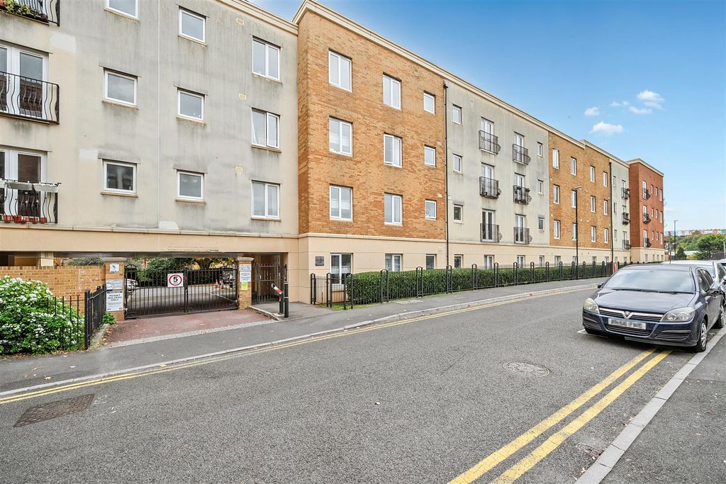 Property photo 1 of 10 Exterior .Jpg