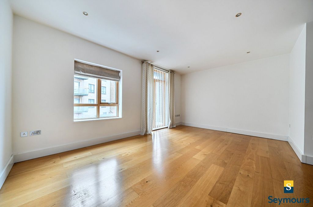 Property photo 3 of 21 Living Area