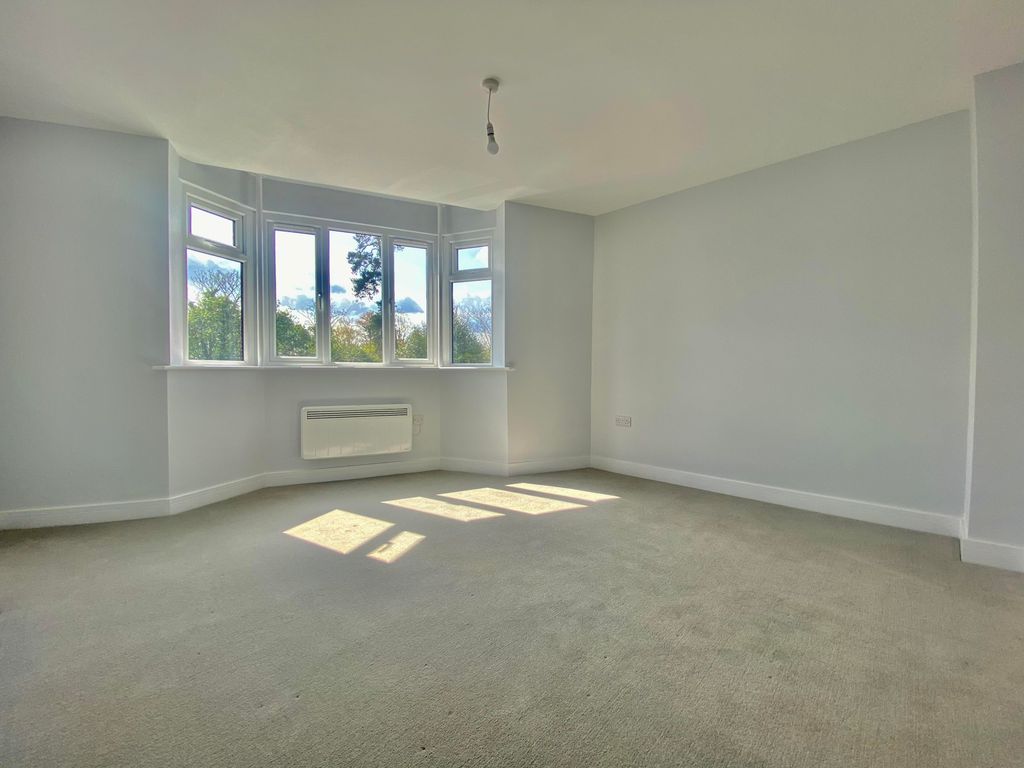 Property photo 2 of 8 Image