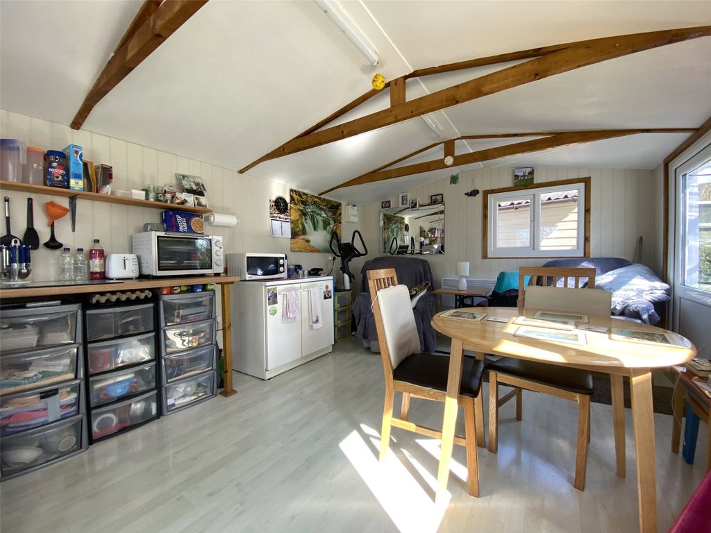 Property photo 2 of 12 Picture No. 02