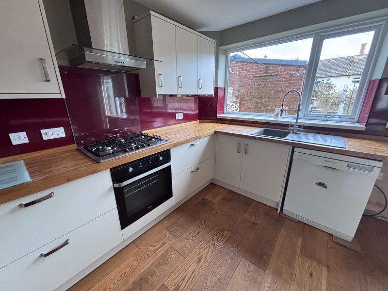 Property photo 2 of 16 Kitchen