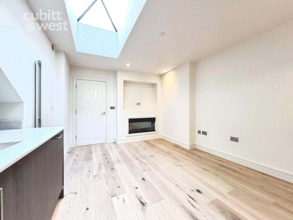 Property photo 3 of 10 Open-Plan Living