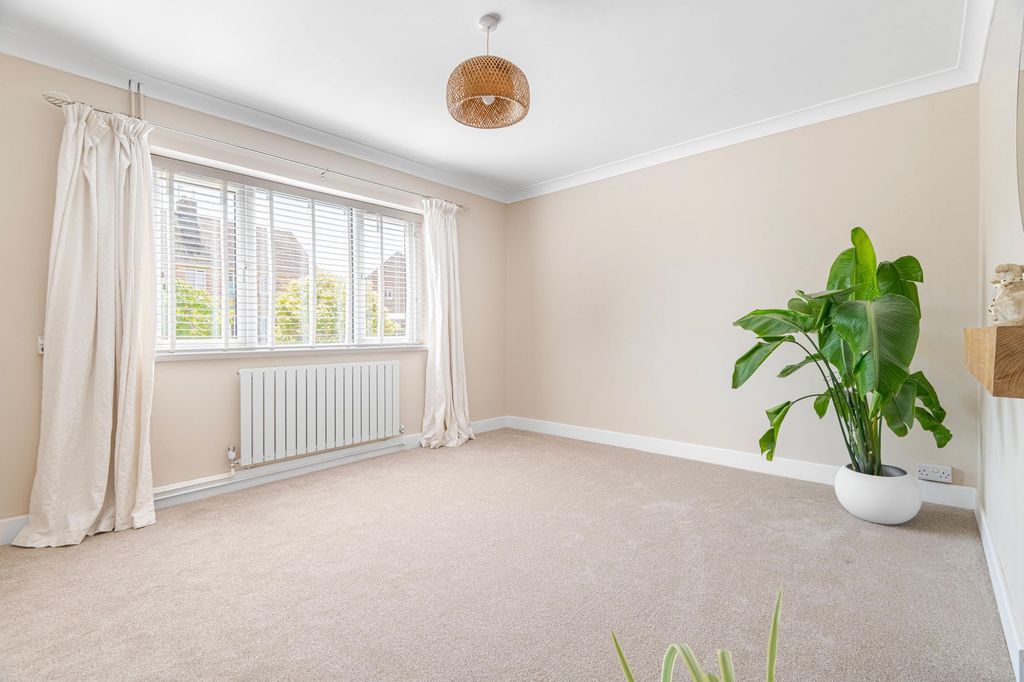 Property photo 3 of 18