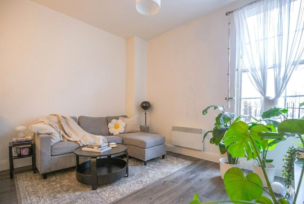 Property photo 3 of 10 Picture No. 23