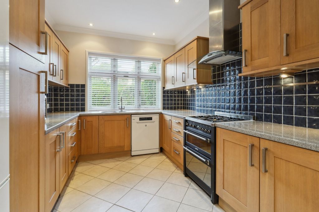 Property photo 2 of 14 Picture No. 04