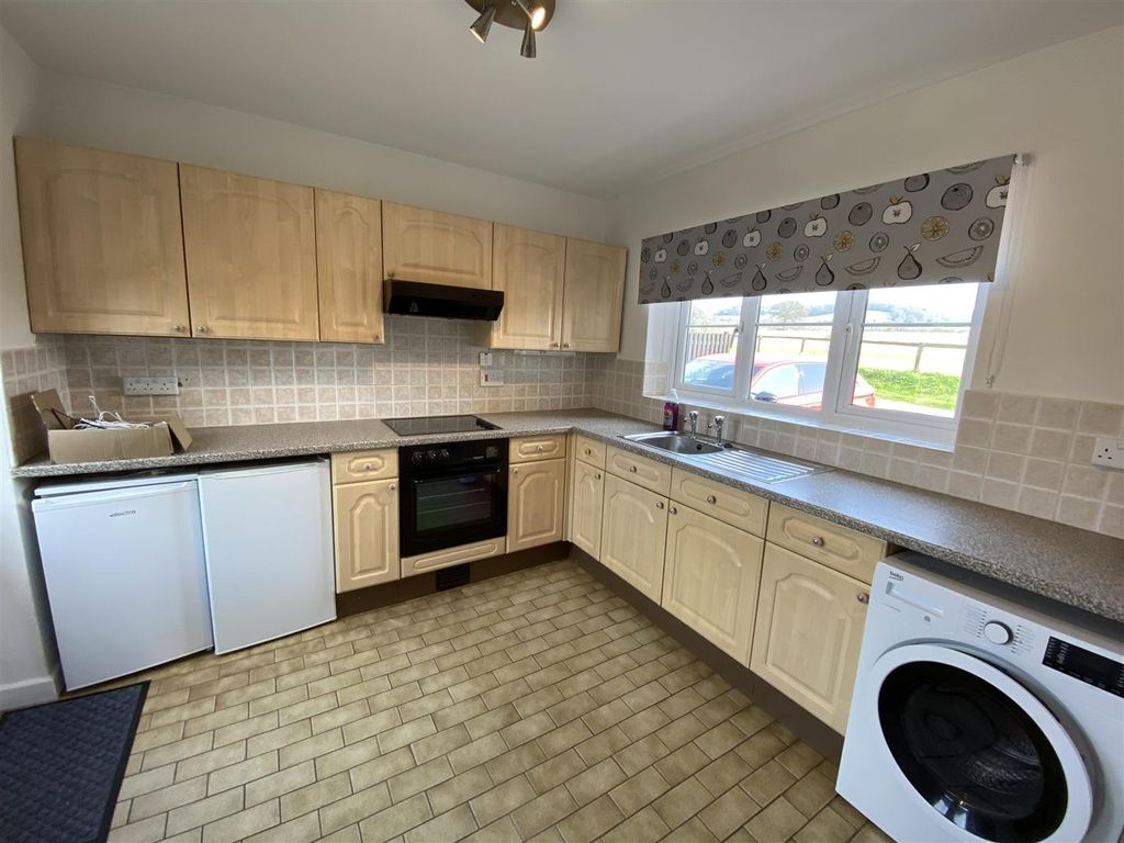 Property photo 3 of 29 Kitchen