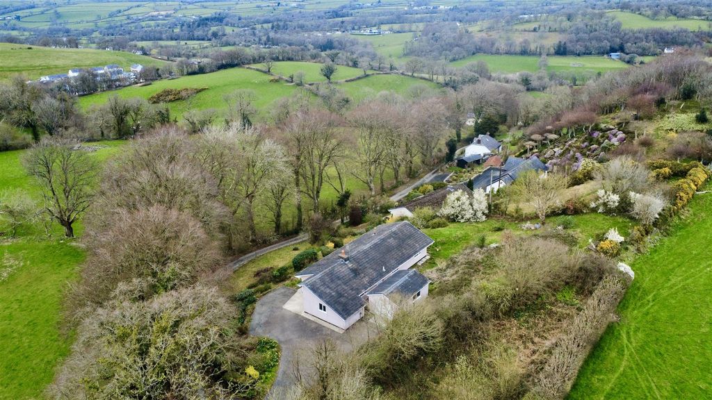 Property photo 2 of 30 Location