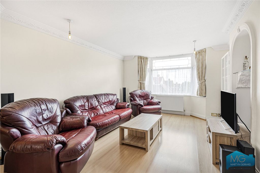 Property photo 2 of 32 Picture No. 17