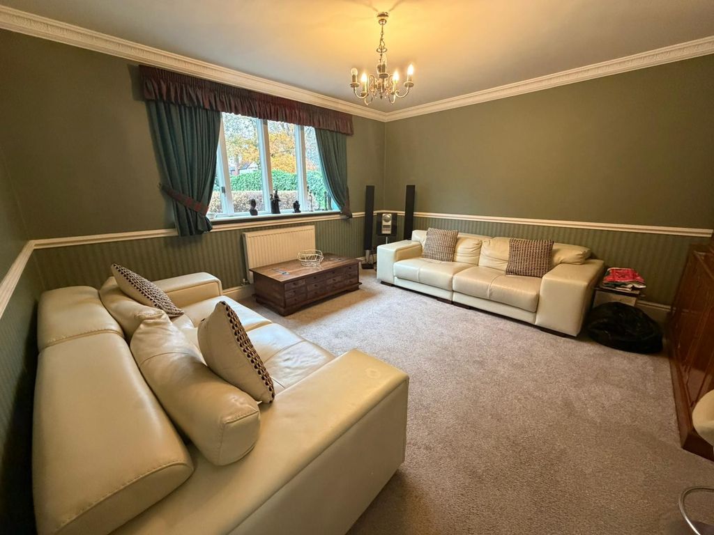 Property photo 2 of 21