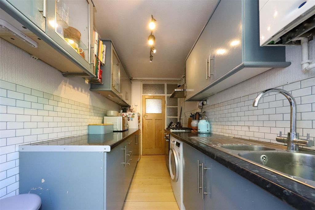 Property photo 3 of 15 Nicholas James Grange Court Kitchen_.Jpg