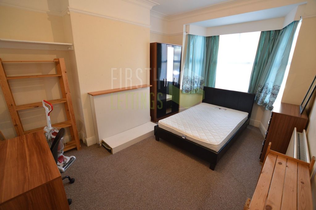 Property photo 2 of 11 Bedroom