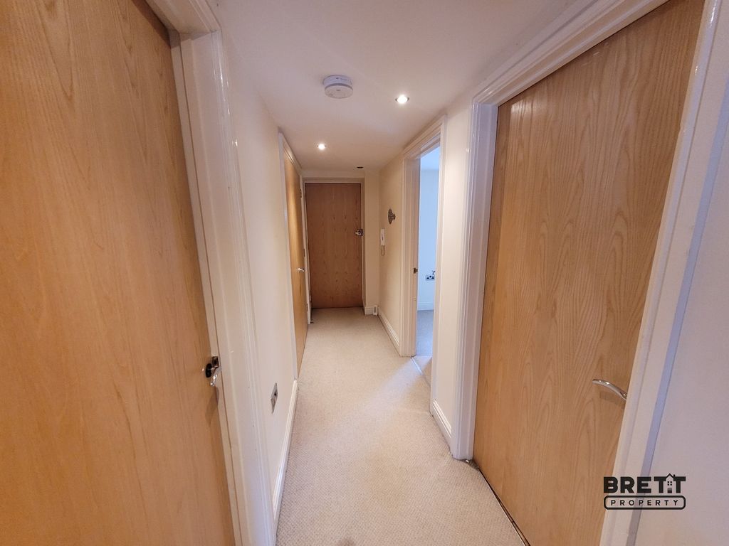 Additional image 7 of 6 bed flat for sale4 Victoria Road, Milford Haven, Pembrokeshire. SA73