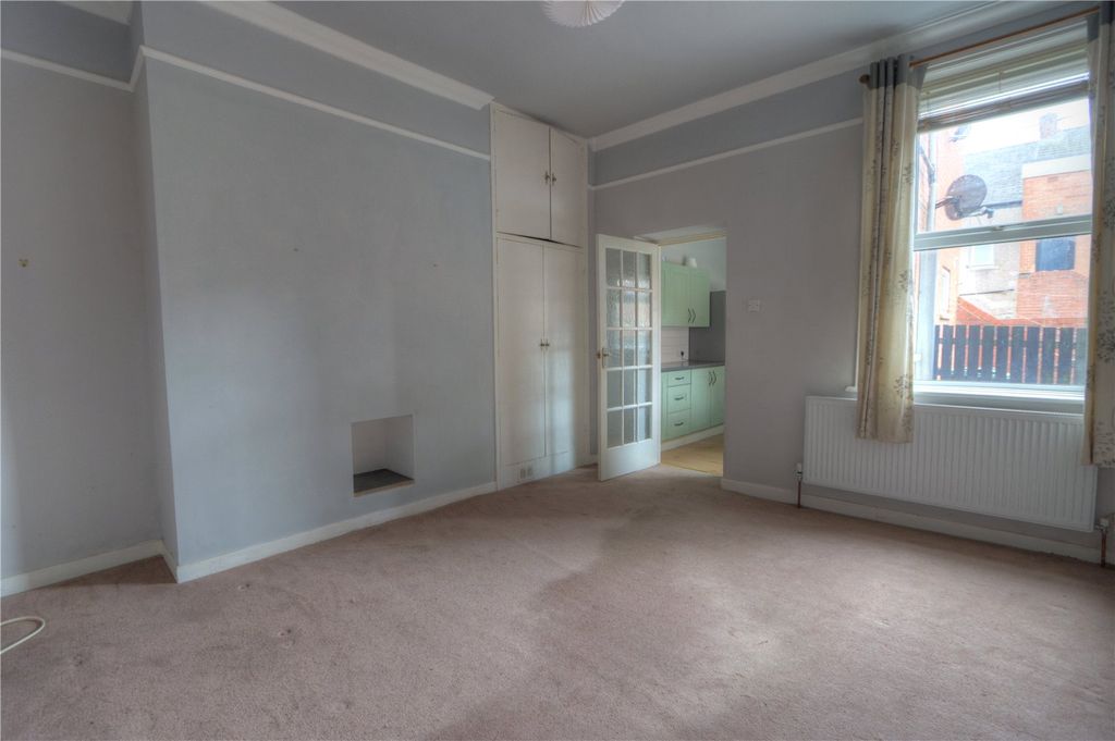 Property photo 2 of 8 Picture No. 14