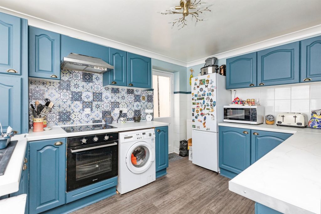 Property photo 2 of 17