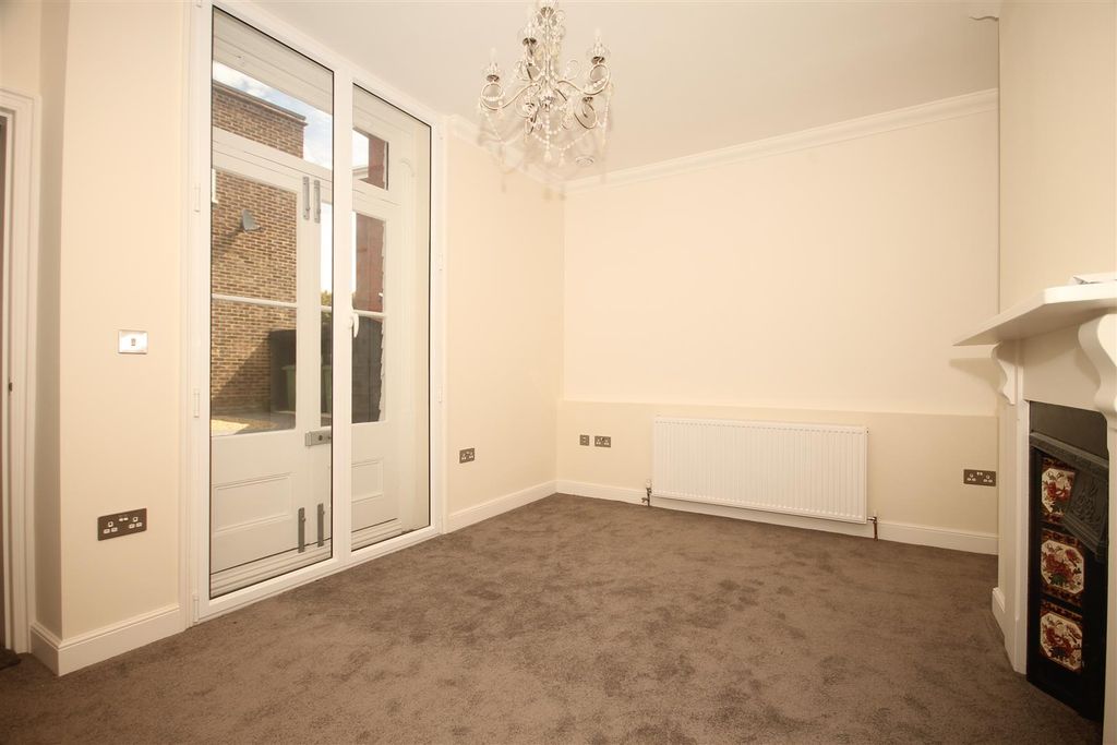 Property photo 3 of 7 Dining Room