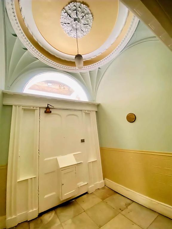 Property photo 3 of 79