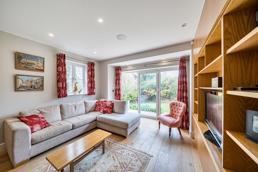 Property photo 3 of 25