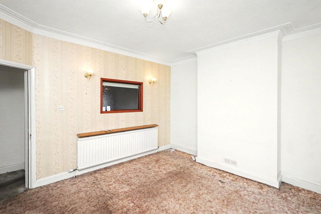 Property photo 3 of 19