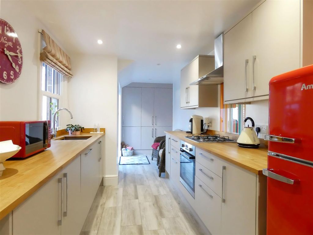 Property photo 3 of 13 Kitchen/Breakfast Room