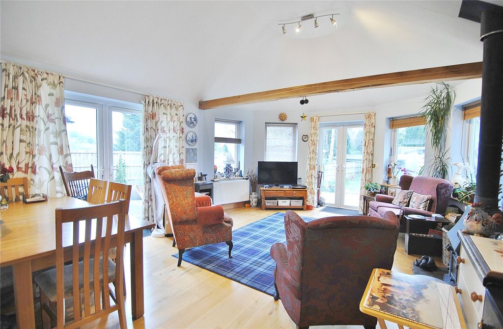 Property photo 2 of 17 Picture No. 14