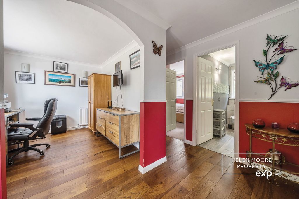 Property photo 2 of 13
