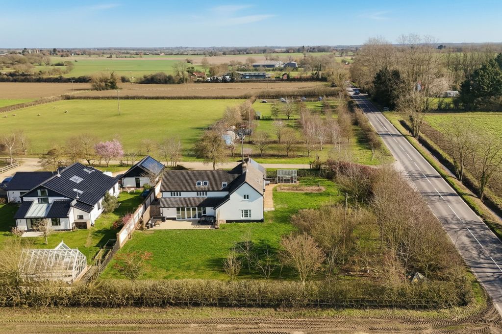 Property photo 2 of 43