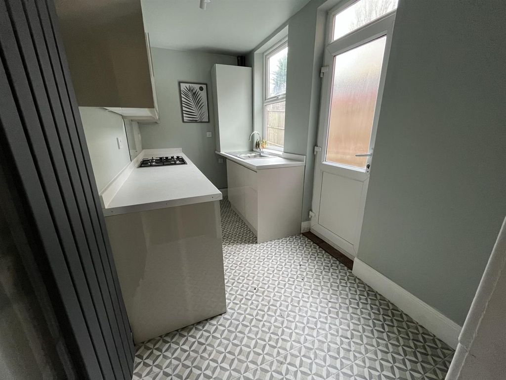 Property photo 2 of 9 Kitchen