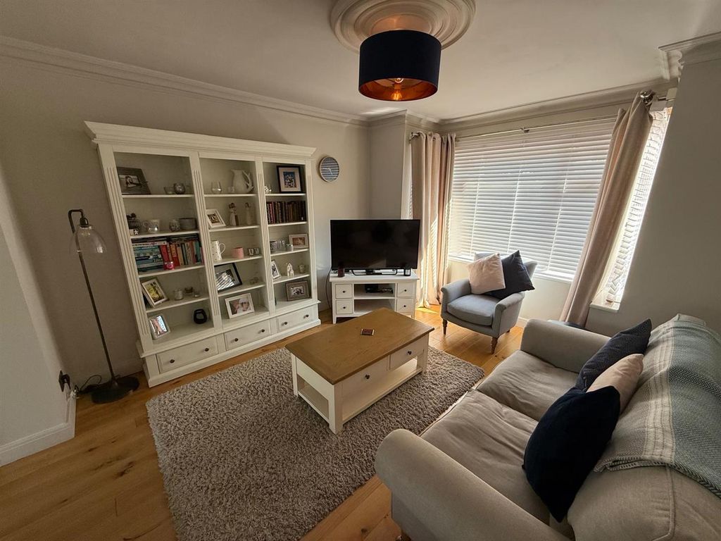 Property photo 2 of 19