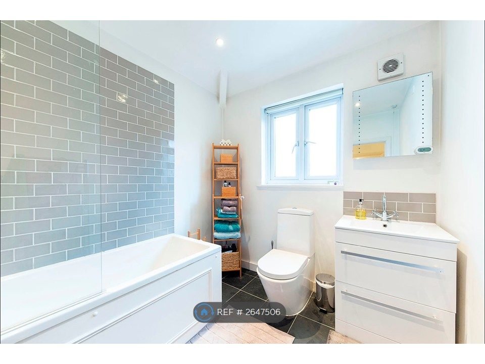 Property photo 3 of 7 Bathroom