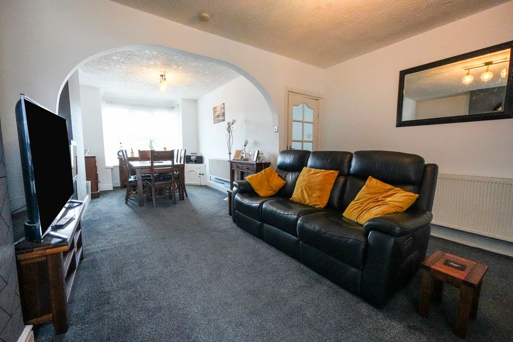 Property photo 2 of 19 Lounge/Dining Room