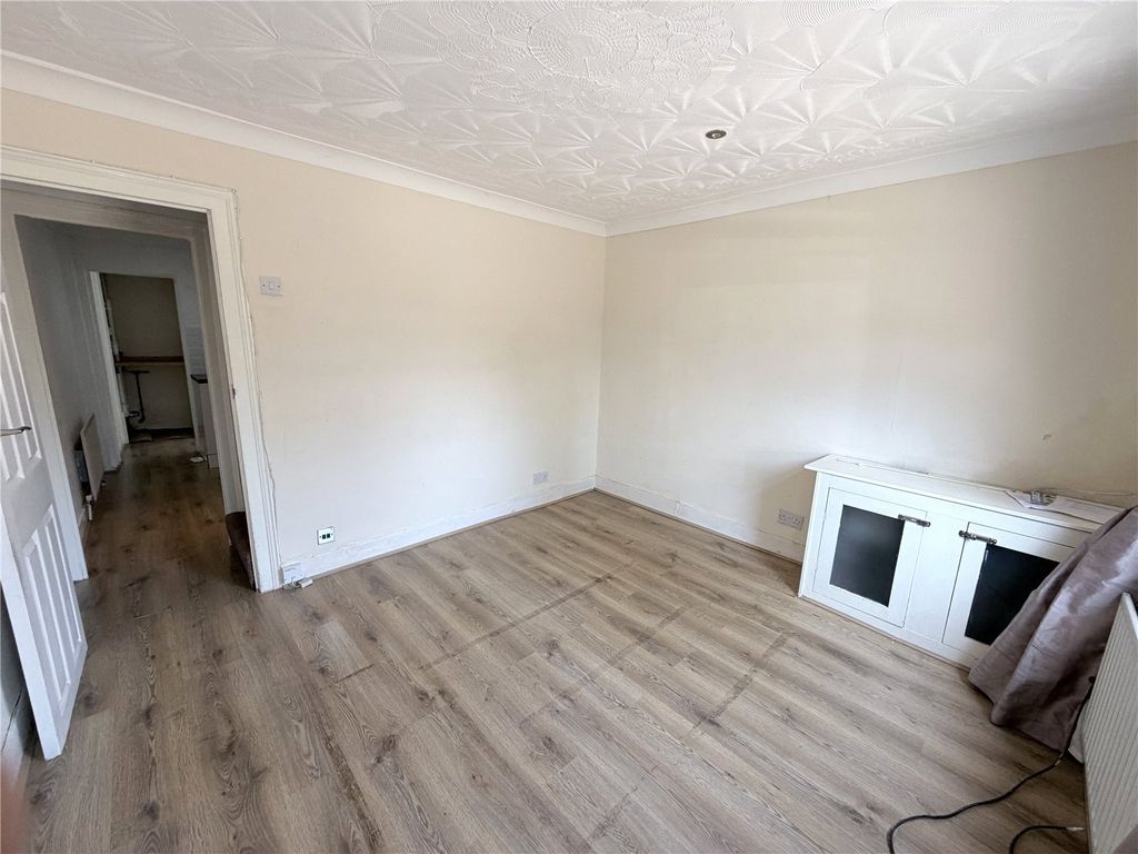 Property photo 3 of 9 Picture No. 14