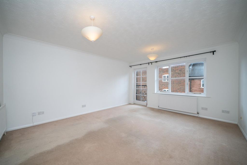 Property photo 2 of 23 11-Bowes-Lyon-Mews-1011.Jpg