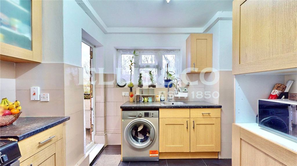 Property photo 3 of 16 Picture No. 16