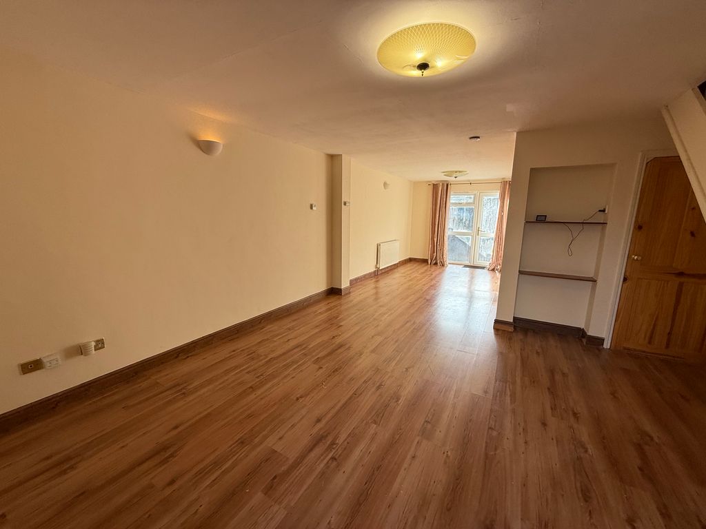 Property photo 3 of 16 Img_8901