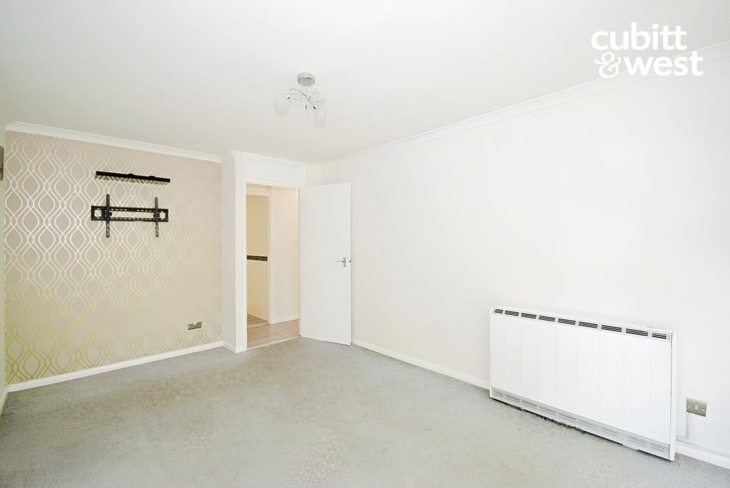 Property photo 2 of 8 0Ef1A522-Fileacce...