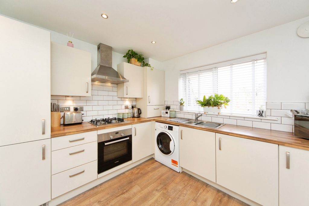 Property photo 3 of 14 Pbox-Img.Jpg