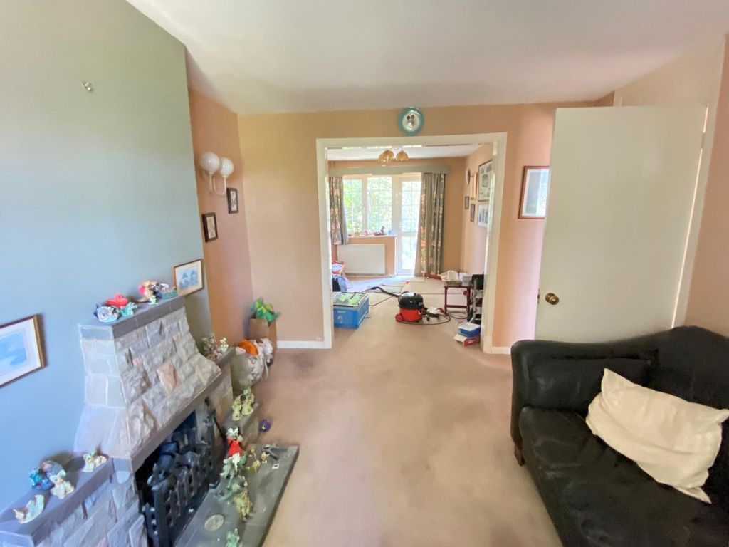 Property photo 3 of 13