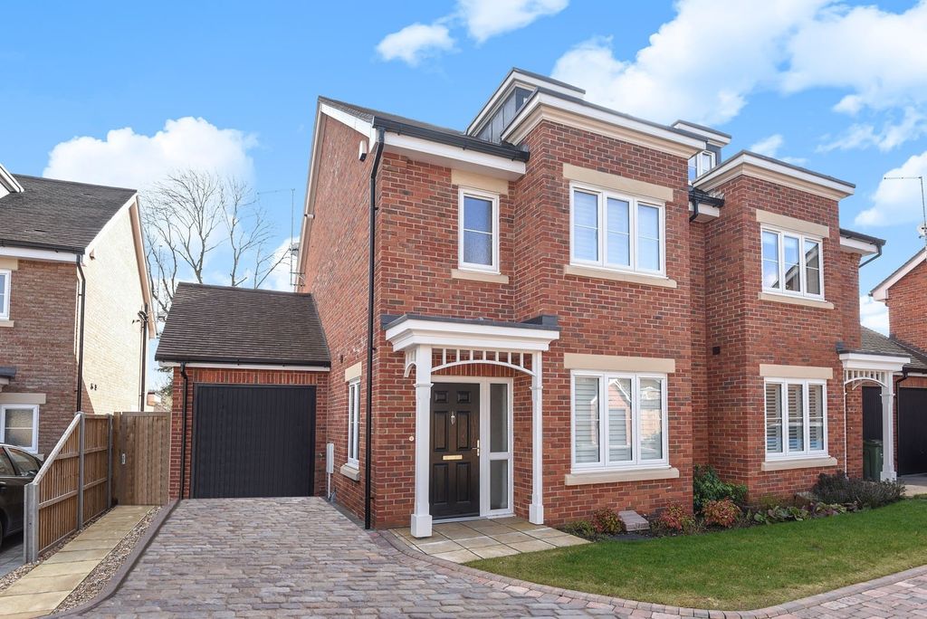 Property photo 1 of 11 Front (Main)