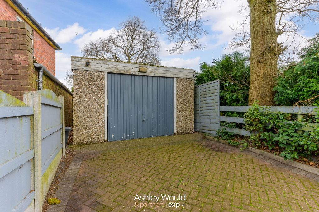 Property photo 2 of 26