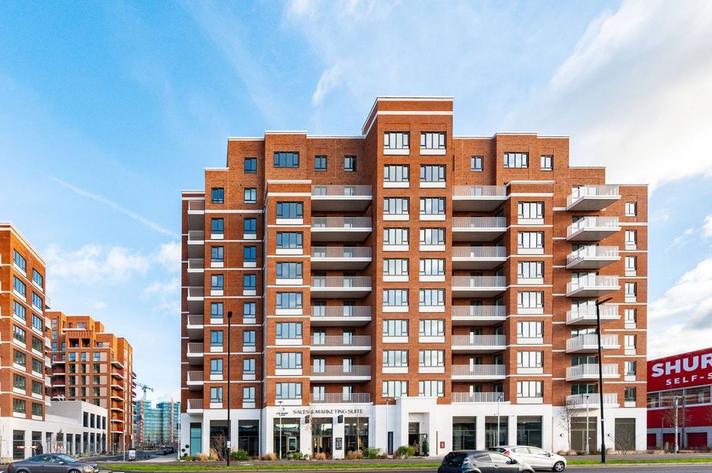 Property photo 2 of 17