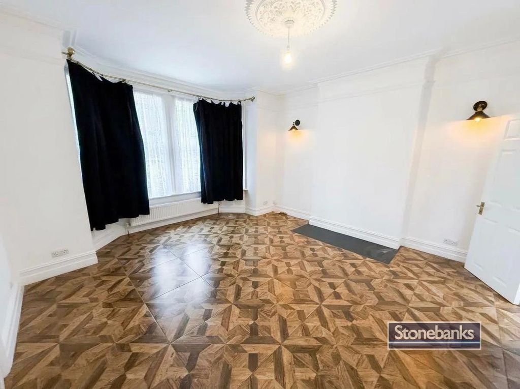 Additional image 4 of 9 bed detached house for saleSalisbury Road, Farnborough GU14