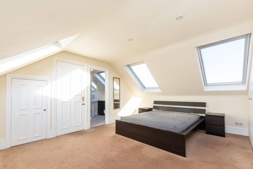 Property photo 3 of 7