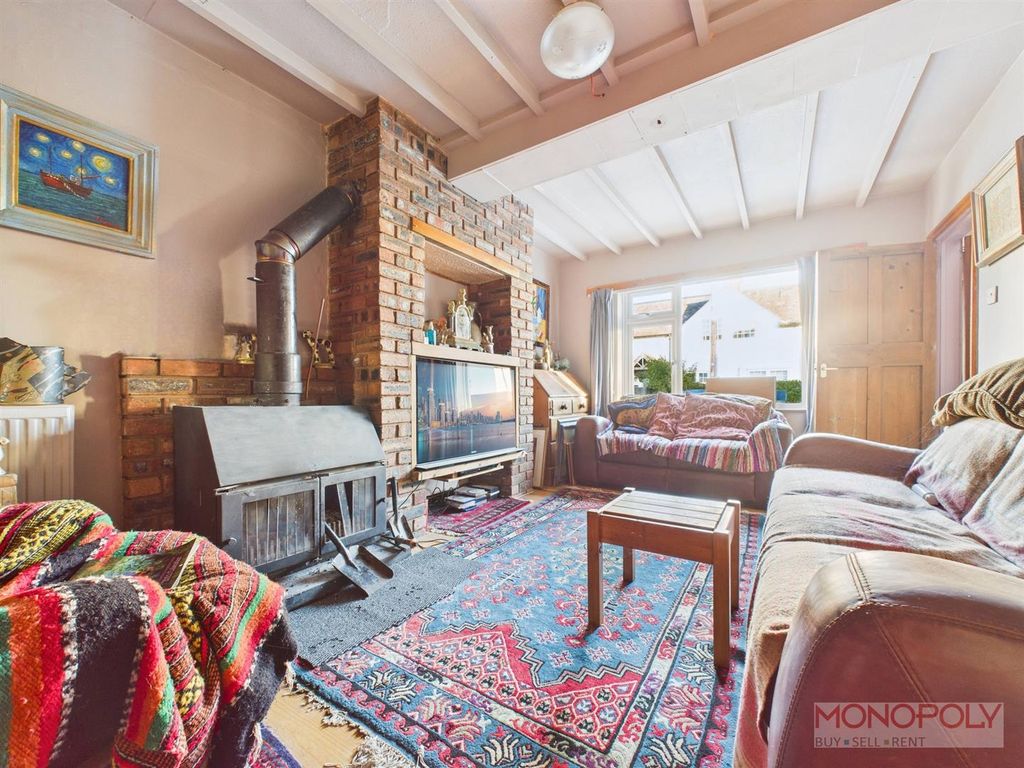 Property photo 3 of 34 Cam01943G0-Pr0567-Still013.Jpg