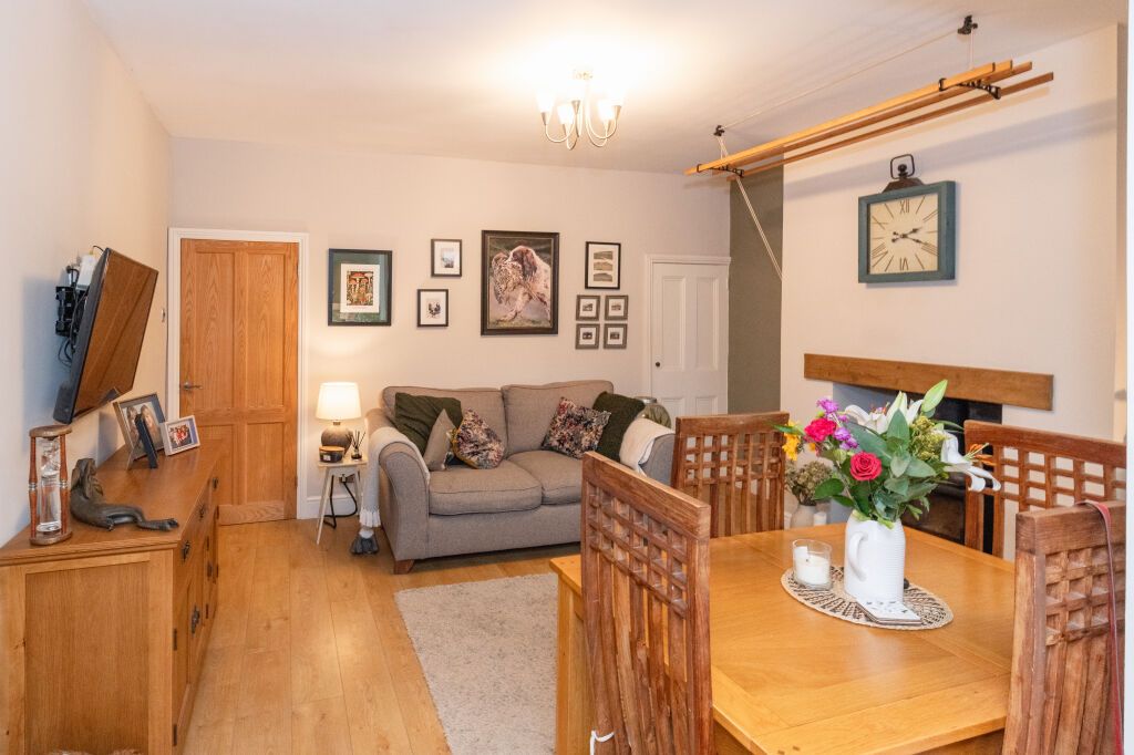 Property photo 3 of 17 Living Kitchen