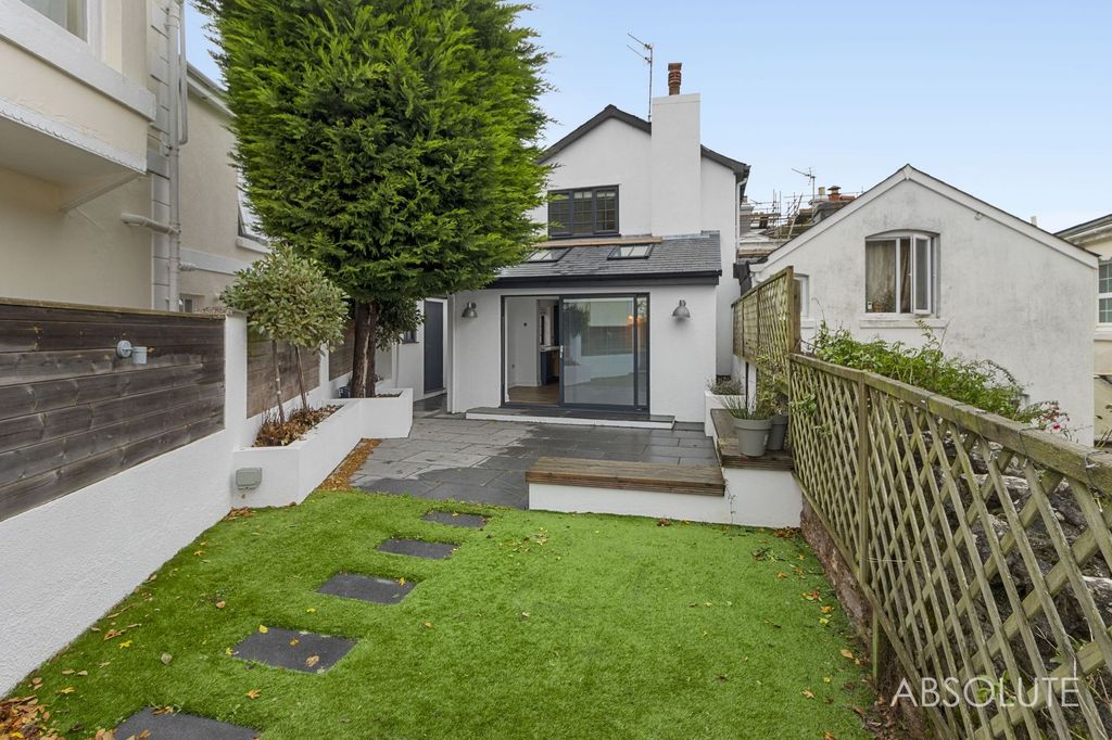 Property photo 1 of 19