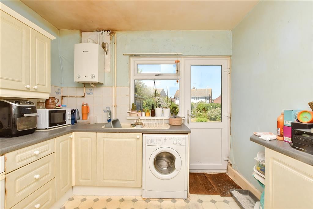 Property photo 2 of 16 Kitchen