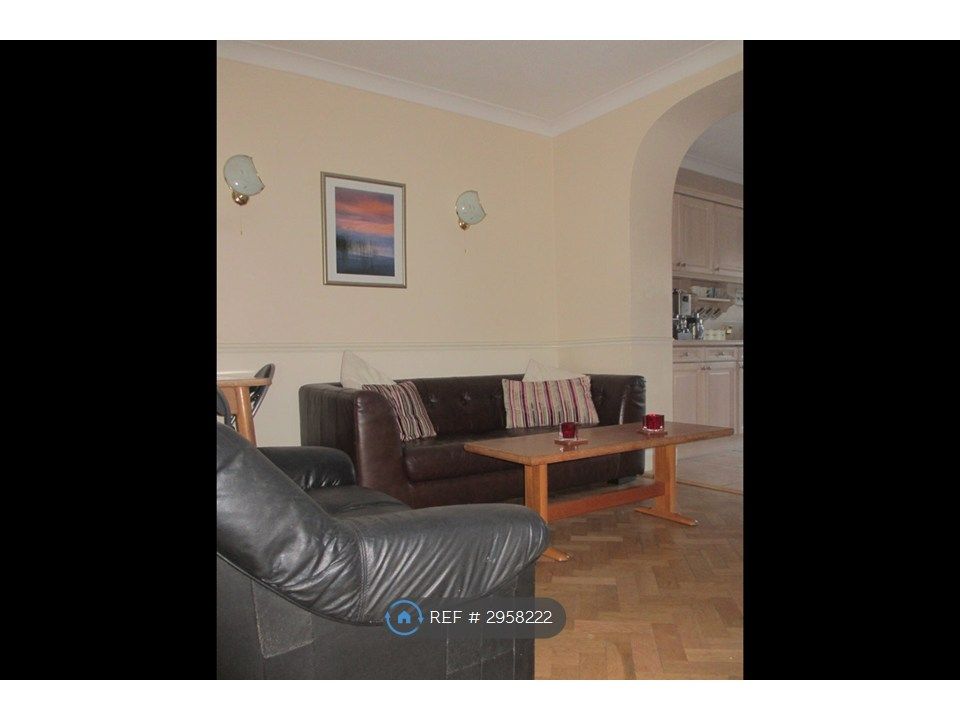 Property photo 1 of 9 Sitting Room