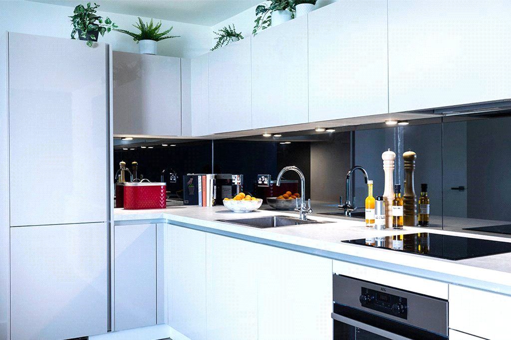 Property photo 3 of 11 Kitchen