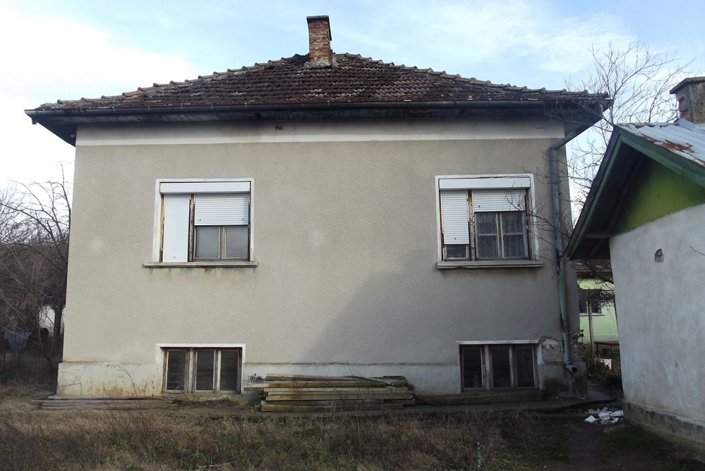 Property photo 1 of 9