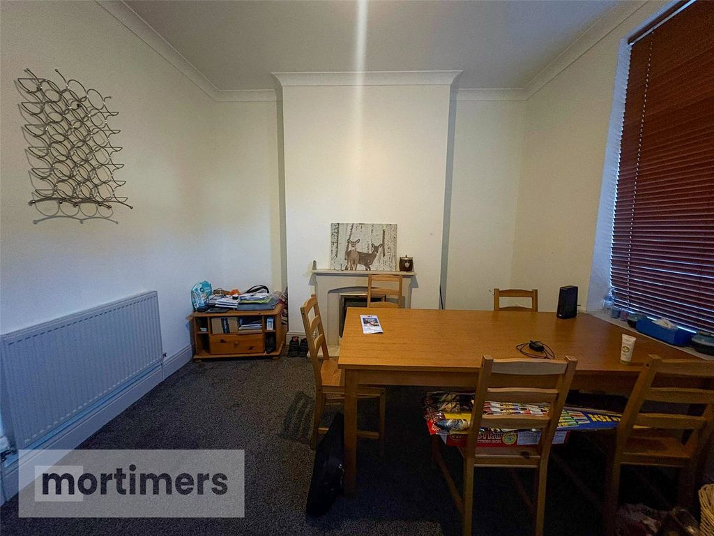 Property photo 3 of 11 Dining Room